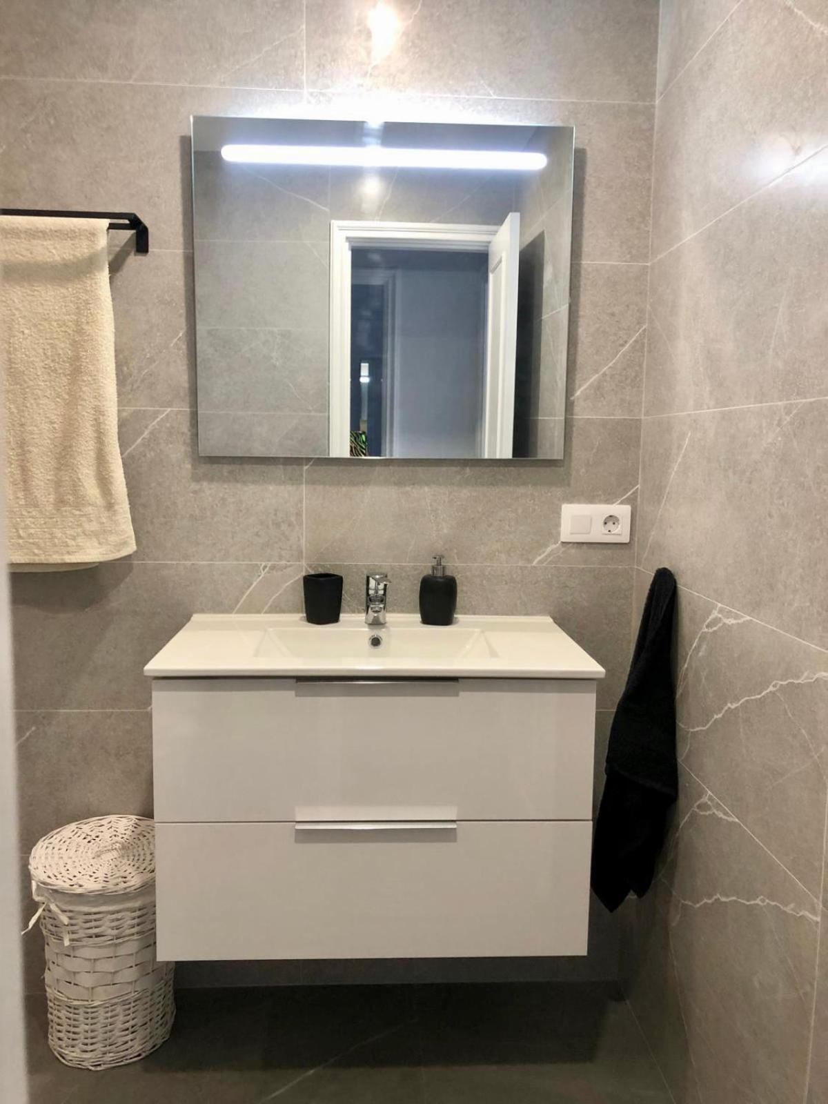 Caletillas Black 1º Linea Playa & Piscina & Wifi Apartment *