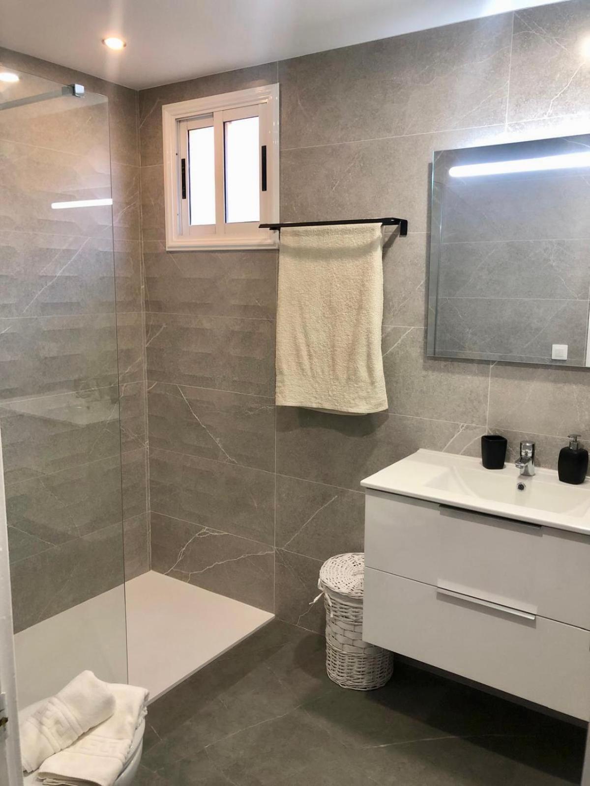 Apartment Caletillas Black 1º Linea Playa & Piscina & Wifi