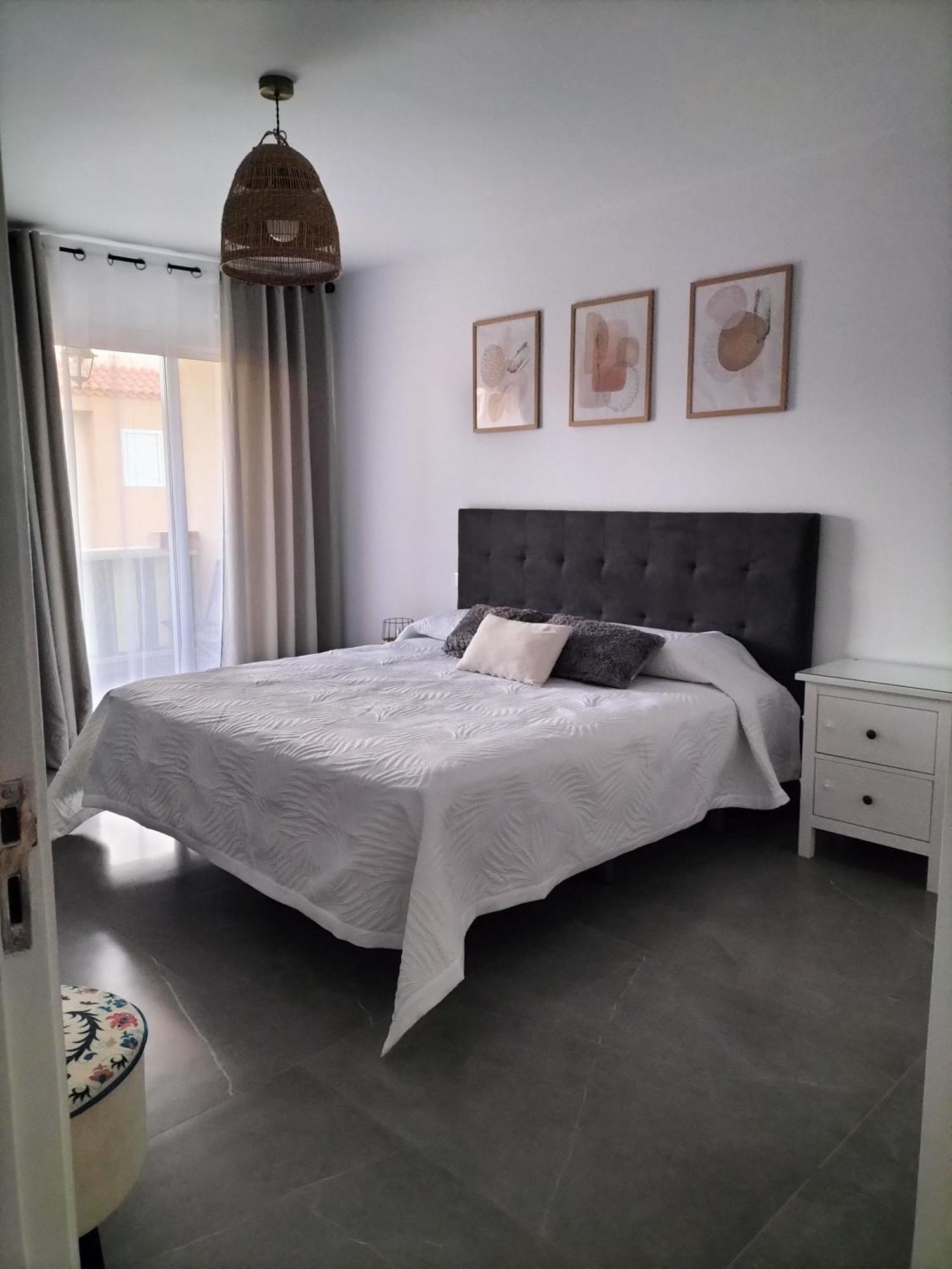 Caletillas Black 1º Linea Playa & Piscina & Wifi Apartment